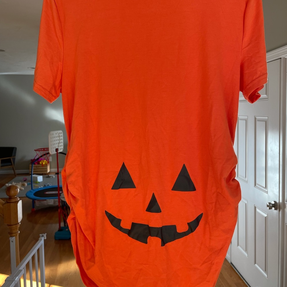 Halloween pumpkin maternity shirt size L